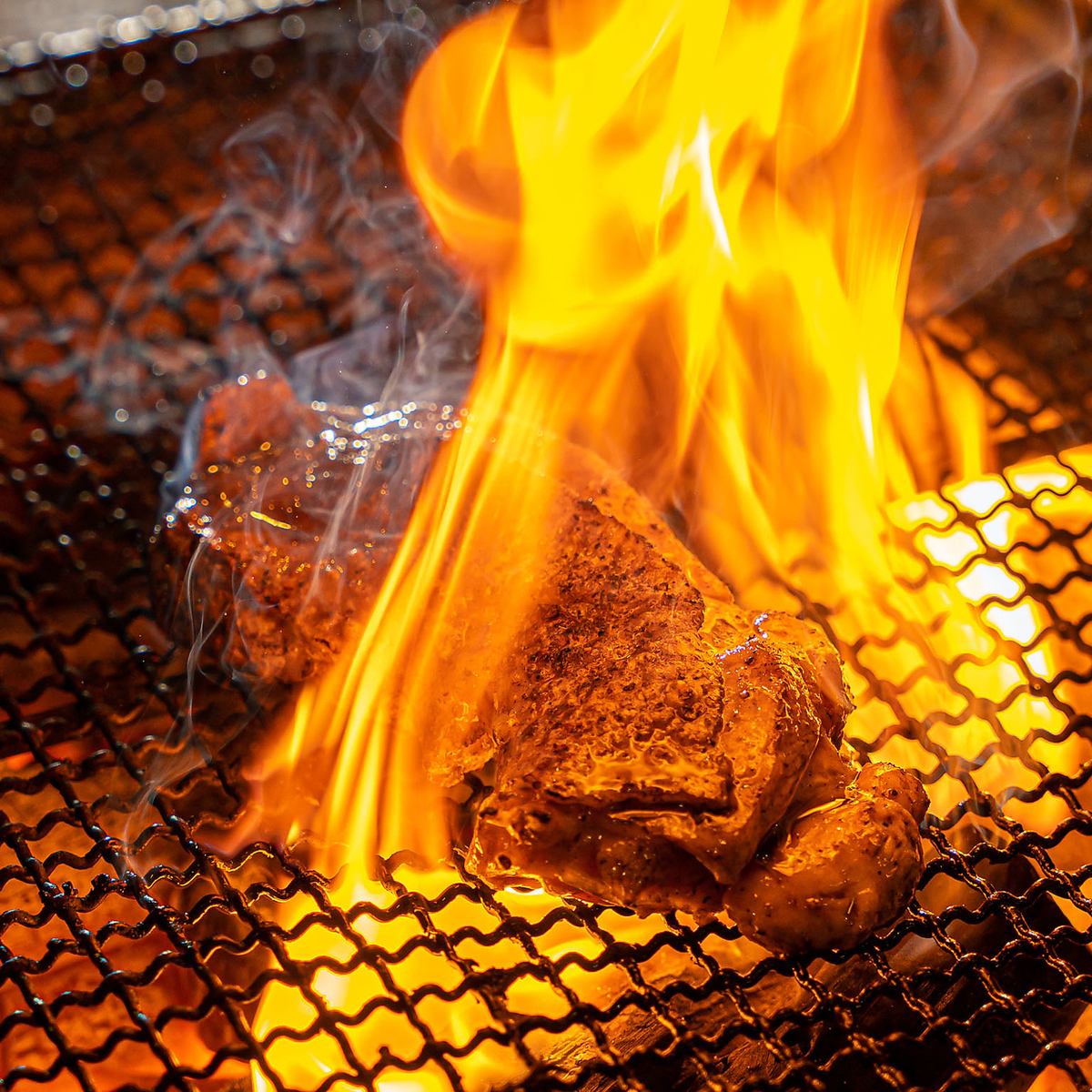 Enjoy branded local chicken to your heart's content! The aroma of the charcoal fire will further increase your appetite!