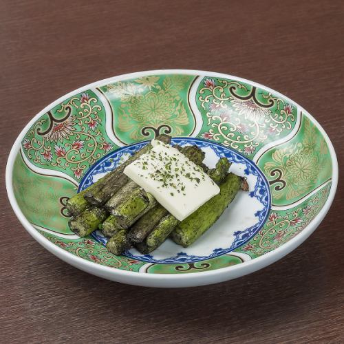 Asparagus with butter and soy sauce