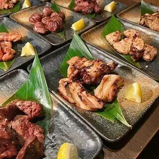 超值!【标准烤鸡串套餐】8道菜,含120分钟无限畅饮,仅需4000日元(含税)