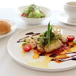 [Points can be used] Enjoy a luxurious moms' get-together, girls' night out, or date with authentic French cuisine