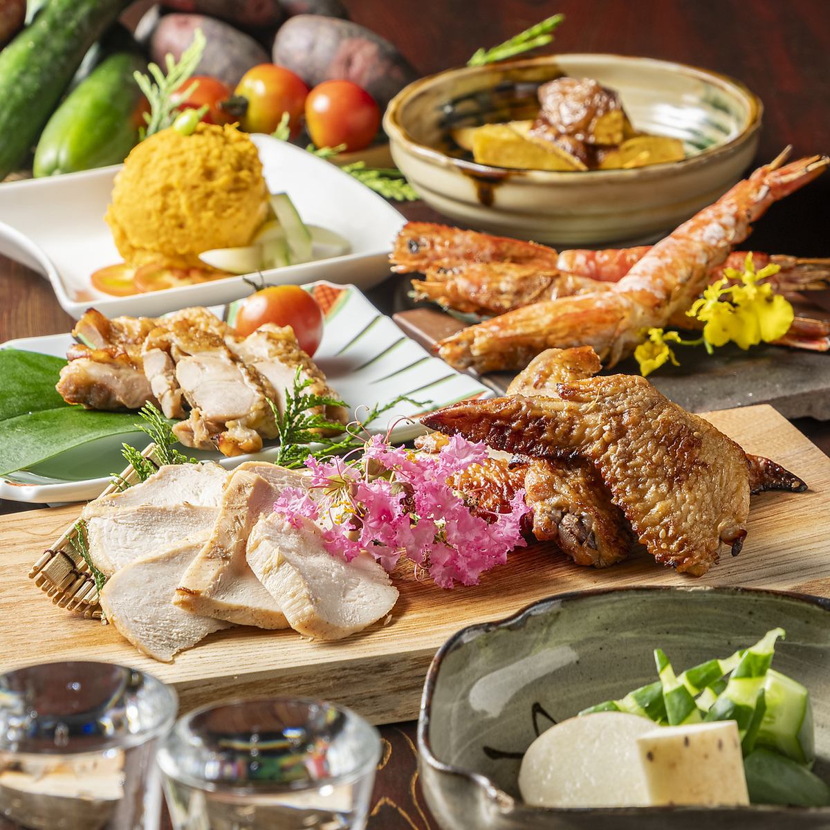 銘柄鶏「ありたどり」のローストは旨味たっぷり！旬野菜とお酒と一緒に味わって。