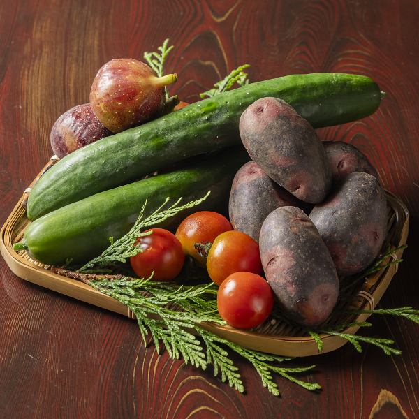 旬のお野菜と果物の食材を使用した日替わり料理