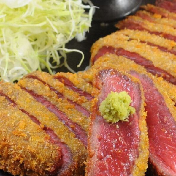 A beef cutlet specialty restaurant located on the 2nd floor of Cross Gate Kanazawa, a 2-minute walk from JR Kanazawa Station.