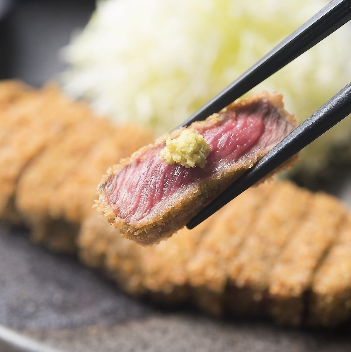 A beef cutlet specialty restaurant located on the 2nd floor of Cross Gate Kanazawa, a 2-minute walk from JR Kanazawa Station.