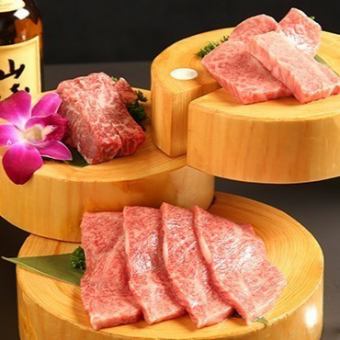 [A5 Japanese Black Beef Finest Course] Luxuriously enjoy carefully selected meats such as Japanese Black beef sirloin and extra-thick-sliced tongue in a private room.