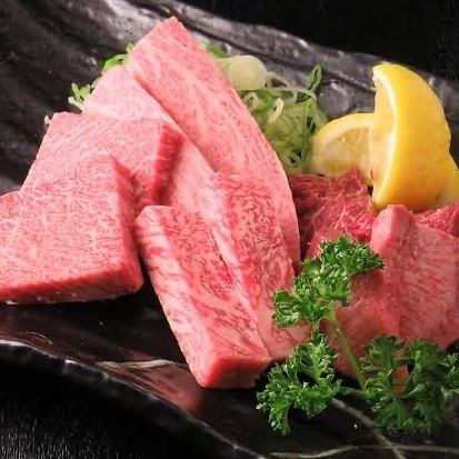 We offer a highly satisfying menu, including the highlight, specially selected Kuroge Wagyu beef.