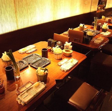広々としたテーブル席もご用意。