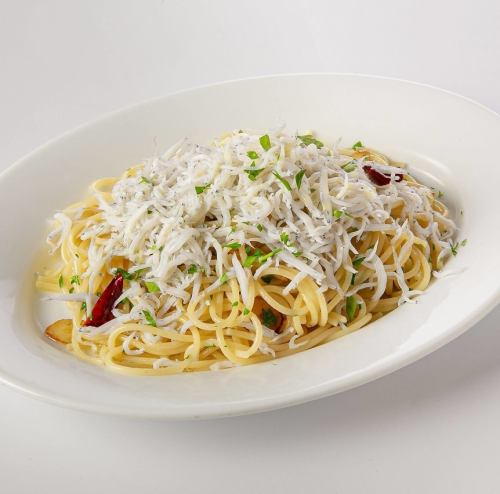 釜揚げしらすたっぷり 魚醤のペペロンチーノ スパゲッティ