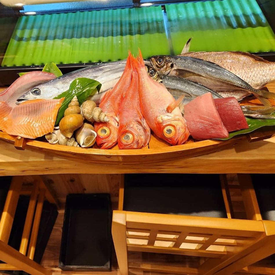 三重県の地魚や全国各地の鮮魚と美味しいお酒を堪能できるお店◎