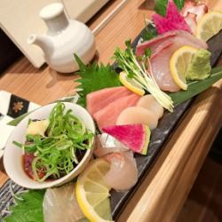 Assorted sashimi