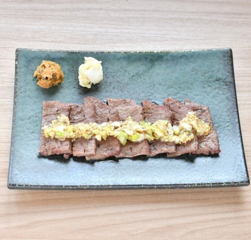 얇게 썬 소 탄구이