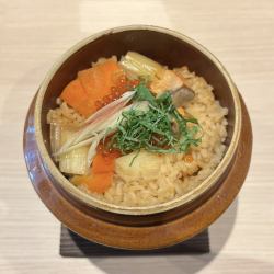 サーモンといくらの釜めし