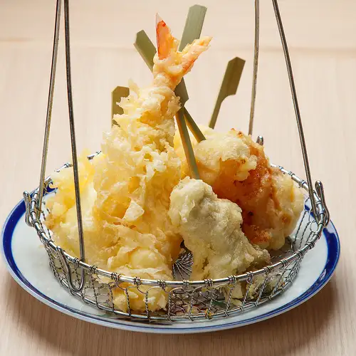 Assortment of 5 kinds of tempura skewers