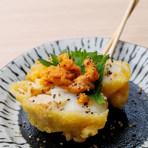 Scallop tempura topped with sea urchin tempura
