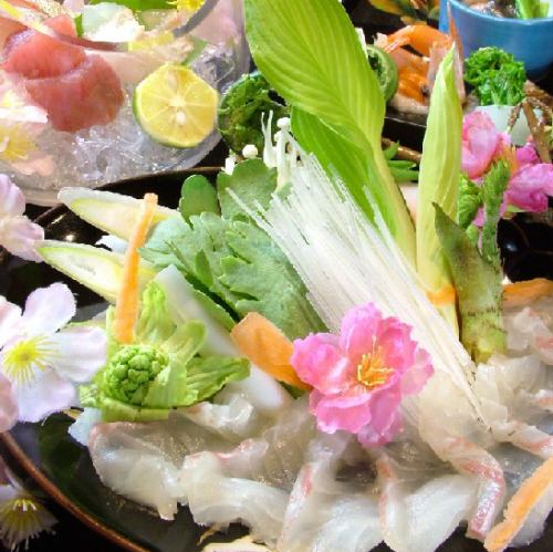 Seasonal fish dishes and sushi