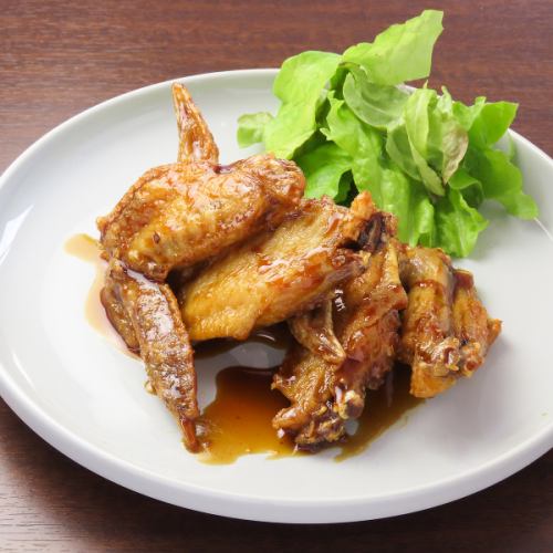 Deep-fried chicken wings