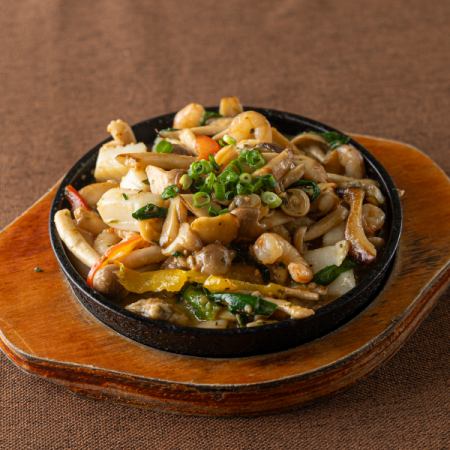 キノコと海鮮のバター焼き