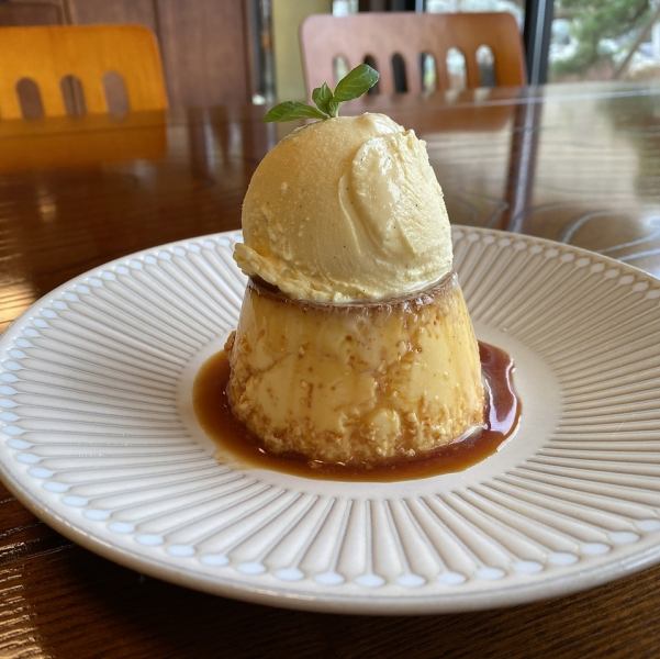 なめらかな味わいの自家製プリン☆