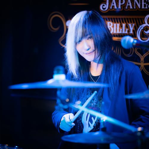 その日限りの特別感！曜日で変わるライブ体験！