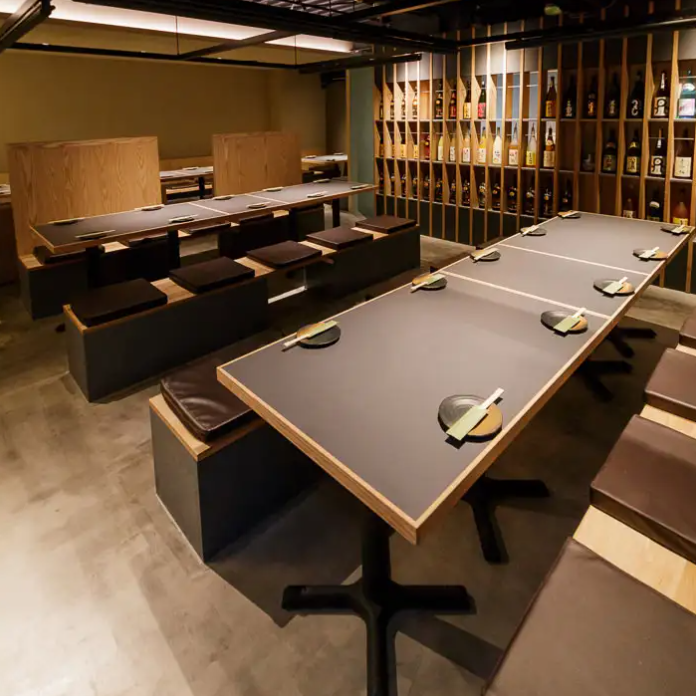 20名様ほどの大人数でもご利用可能な半個室をご用意。