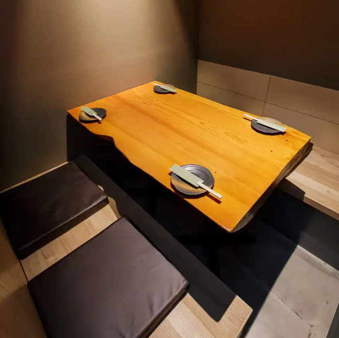 木の温もりあふれる6名様半個室