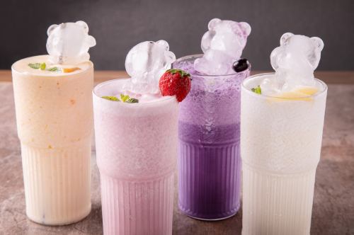 可愛いベアーの氷がついたドリンク♪