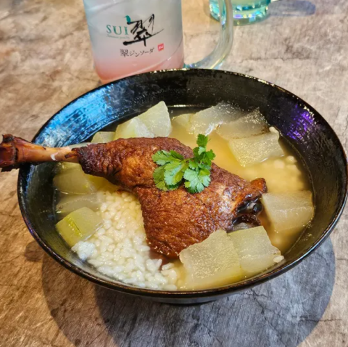 当店一番人気の「鴨腿スープご飯」！