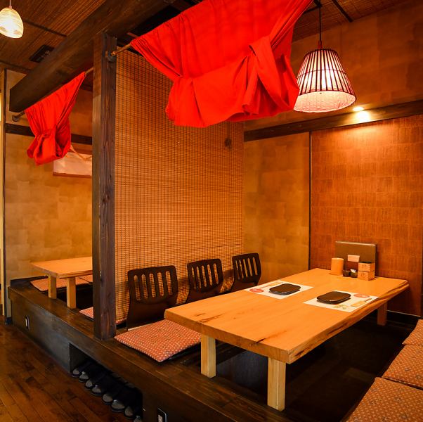 [The store has a total of 40 seats] The rice balls, which you can choose from over 30 types of toppings for the ``tummy'' and ``head,'' are extremely filling ◎ Enjoy a blissful lunch time in a comfortable Japanese space.