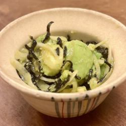 アボカドの塩昆布あえ