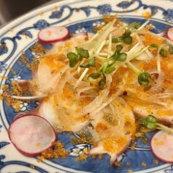 タコとトビッコのカルパッチョ