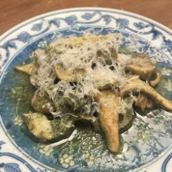 ツブ貝とマッシュルームのジェノベーゼ