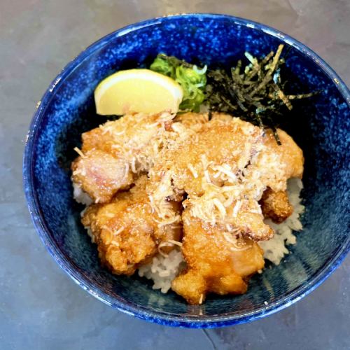 定番！鶏の唐揚げレモン油淋鶏丼