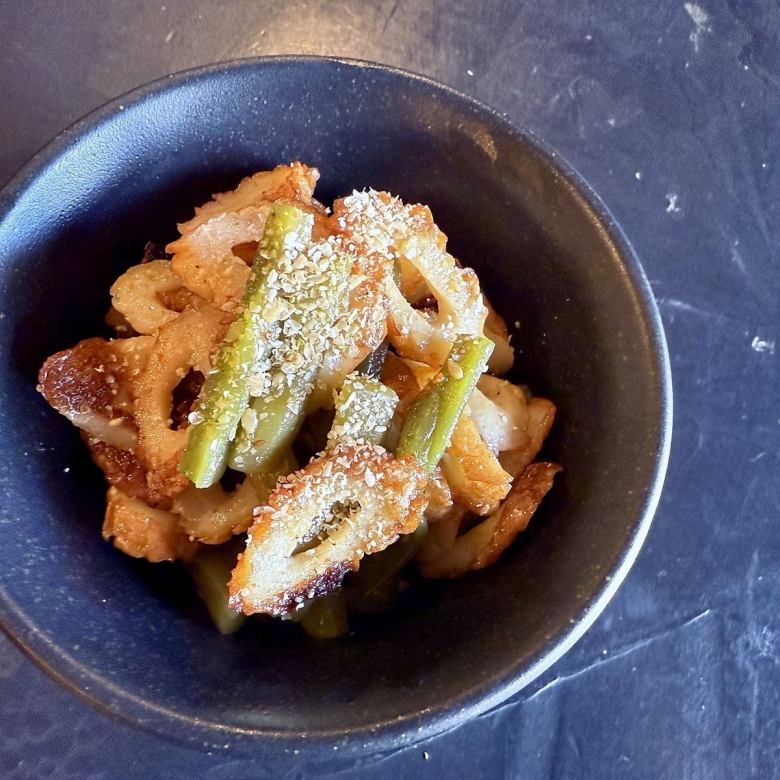 Spicy Chinese stir-fry of chikuwa and mountain jellyfish