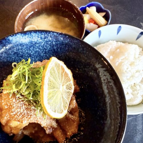 Classic! Fried chicken with lemon and yulin chicken set meal