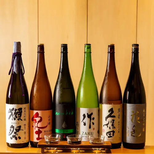 【利酒師が選ぶ日本酒の世界】定番から季節限定まで10～15種類をラインナップ