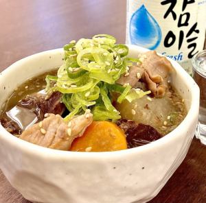 Yakiniku restaurant's beef offal stew with salt