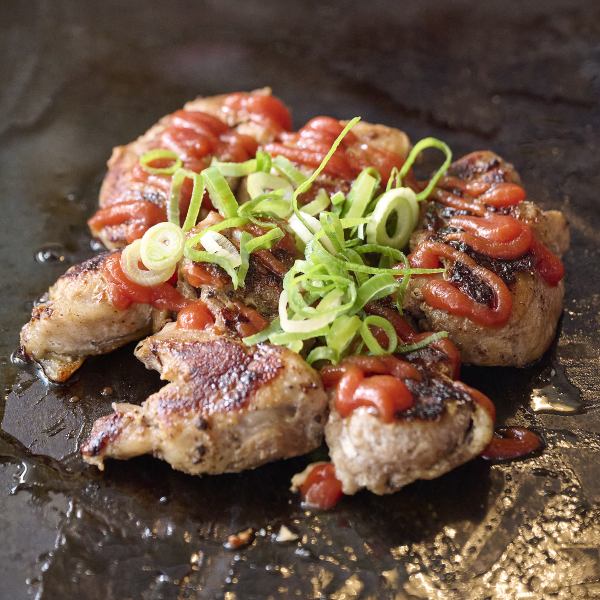 スパイシーなのに食べやすい！ジャマイカ定番料理をアレンジ♪ ジャークチキン 780円(税込)