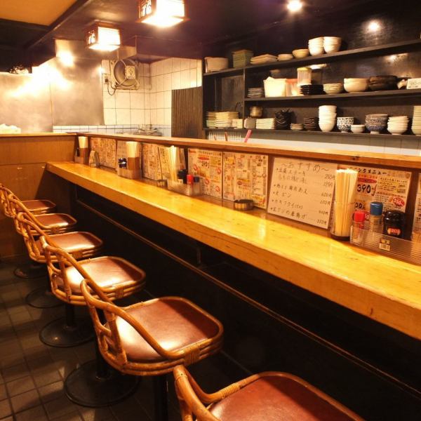 [One person welcome] Our counter seats are recommended for drinking alone.One of the charms of our shop is the conversation with the shopkeeper who works skillfully.1 minute walk from Okachimachi station, great access. Why don't you have a drink after work? Smoking allowed