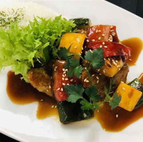 期間限定！【Bランチ】鶏もも肉の香味野菜黒酢あんかけ