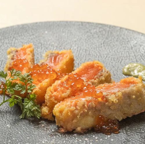 【新鮮な海の幸を楽しむ】サーモンといくらのレアかつ