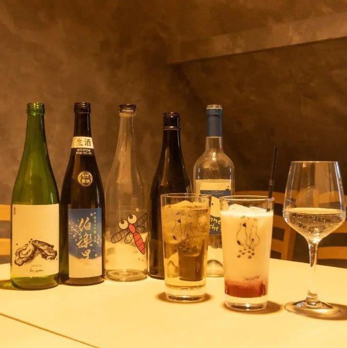 単品飲み放題2500円でご用意！当店名物の牡蠣に合うラインナップ