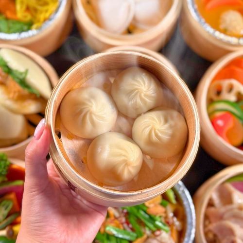 50種類以上の食材食べ放題!+飲み放題(アルコール付き)