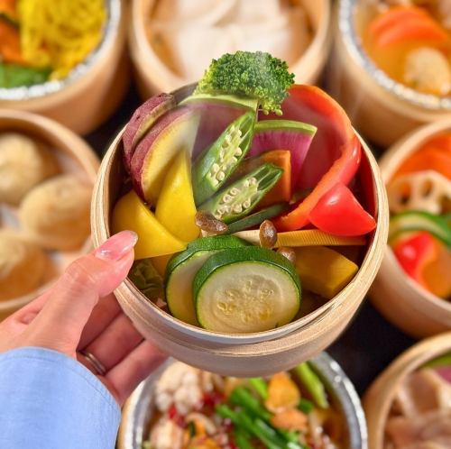 50種類以上の食材食べ放題!+飲み放題(アルコールなし)