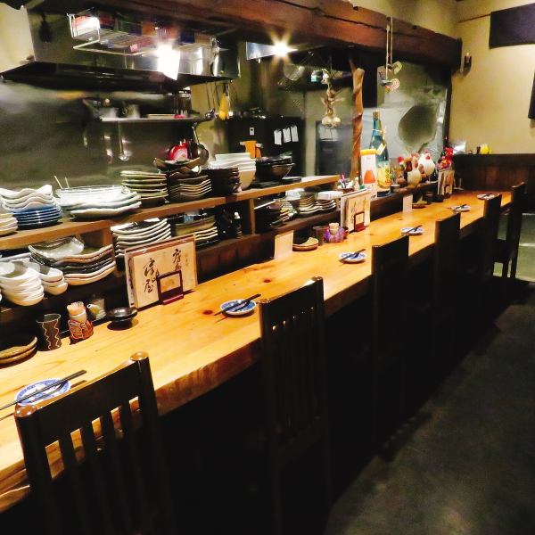 [Please feel free to come from one person!] The counter seat is a popular seat for one person ♪ We offer a wide variety of skewers and gem dishes.Please enjoy slowly with alcohol.