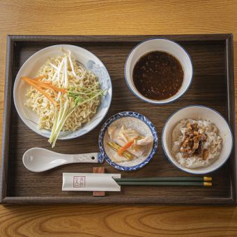 ジャージャー麺