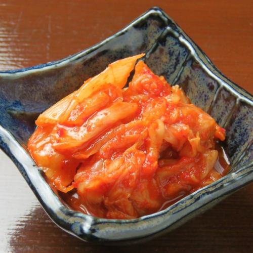Salt-boiled edamame/spicy kimchi