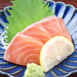 サーモンの刺身