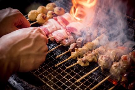【120分飲み放題付/焼き鳥コース】焼き鳥おまかせ8種類/塩焼きそばなど<全7品>4,500円(税込)