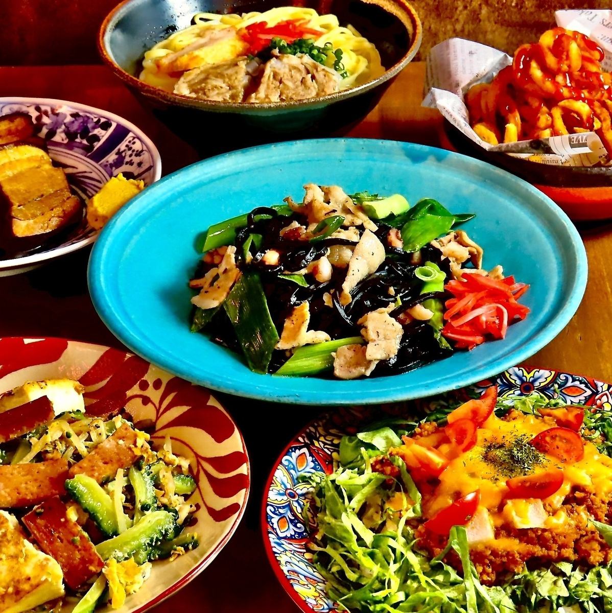 Enjoy Okinawan cuisine incorporating Japanese elements in a homey atmosphere