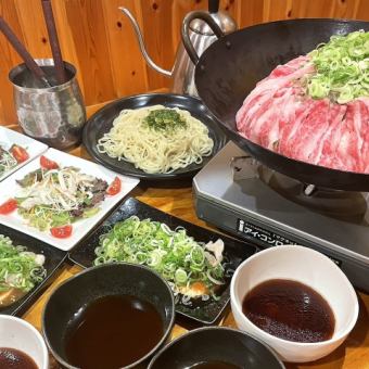 For customers who don't like oysters, enjoy a luxurious shellfish broth hotpot♪ 5 dishes in total "shellfish broth hotpot" 2,480 yen (tax included)
